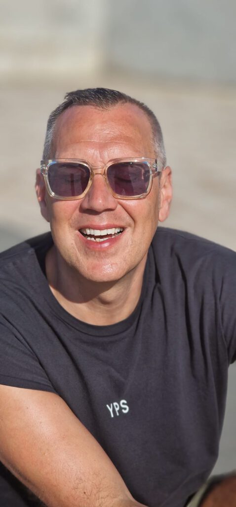 Klaus P. portrait closeup sonnenbrille