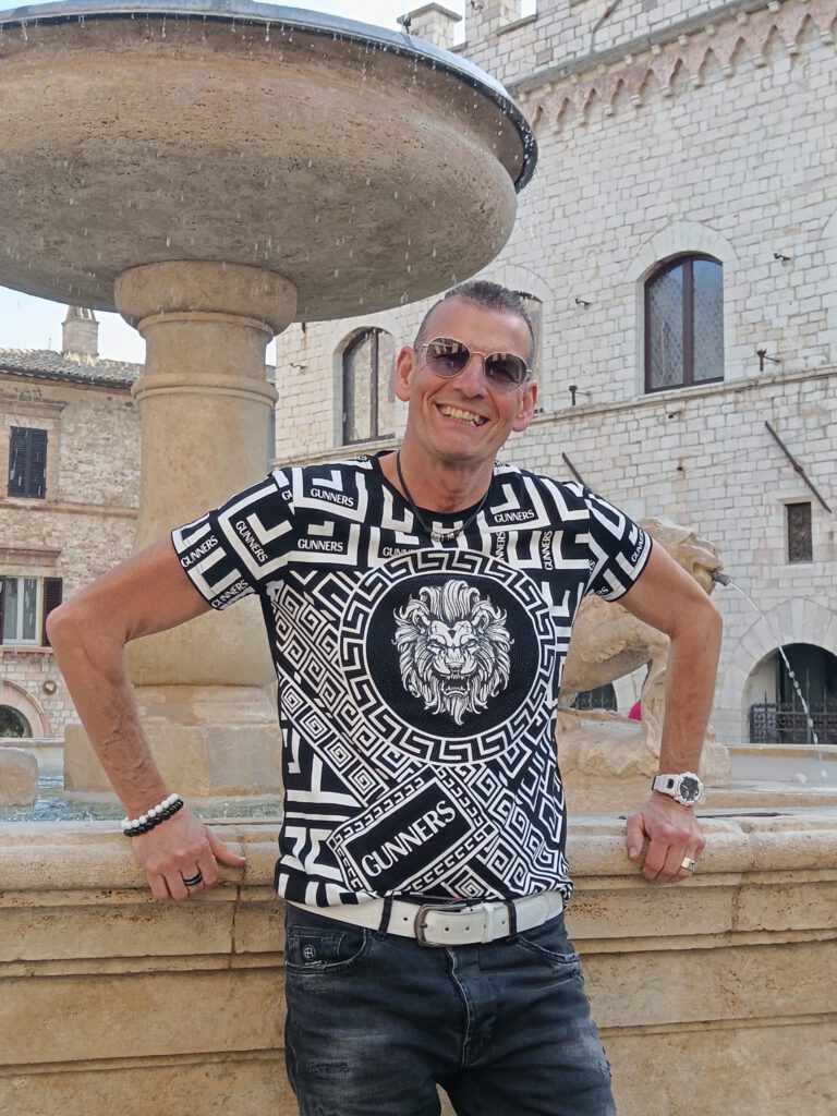Klaus P. Portrait am italienischen Brunnen