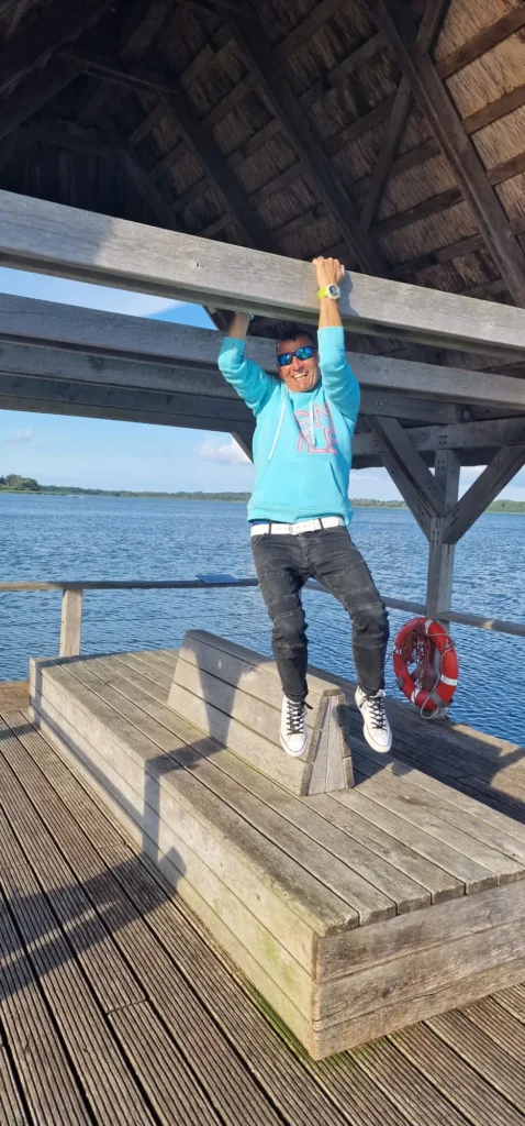 Klaus P. hängt am Ostsee-Steg